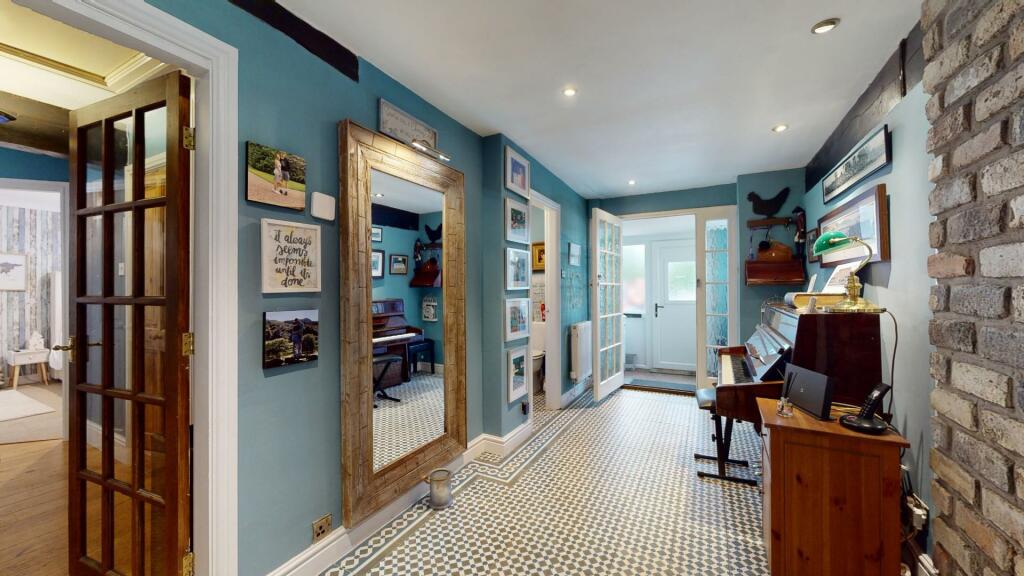 ENTRANCE HALL