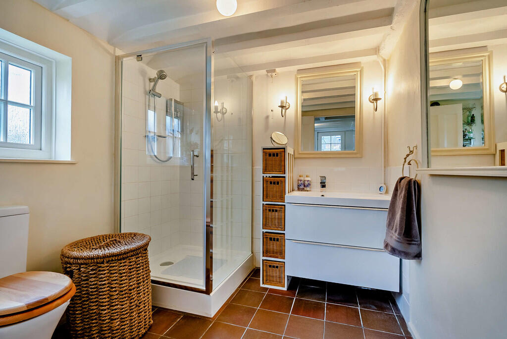 8635540-interior2...