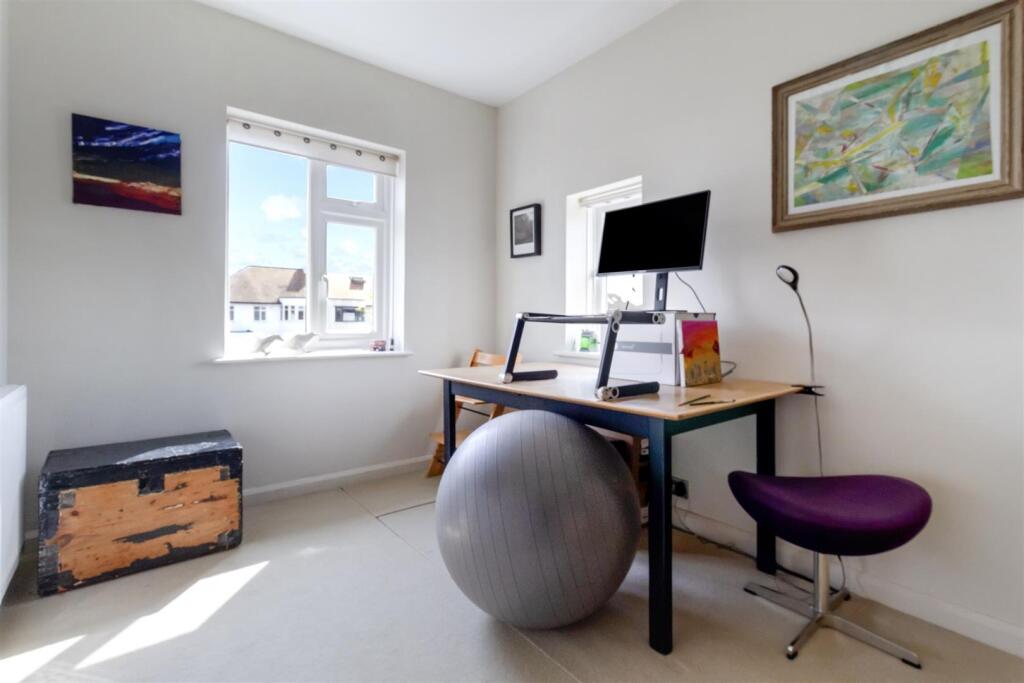 Nutley Drive 18-036.jpg