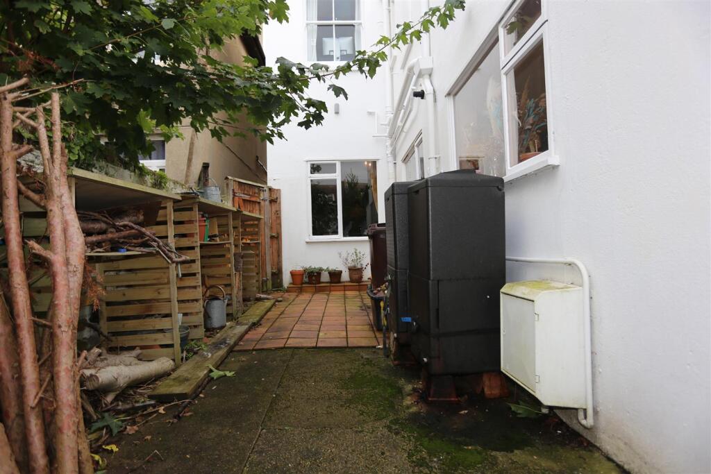 52 WALSINGHAM ROAD (3).JPG