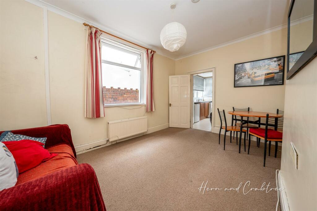 Summerfield Avenue, Cardiff, HernCrabtree (7).jpg