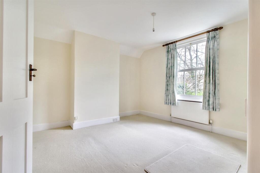 Bedroom 2.JPG