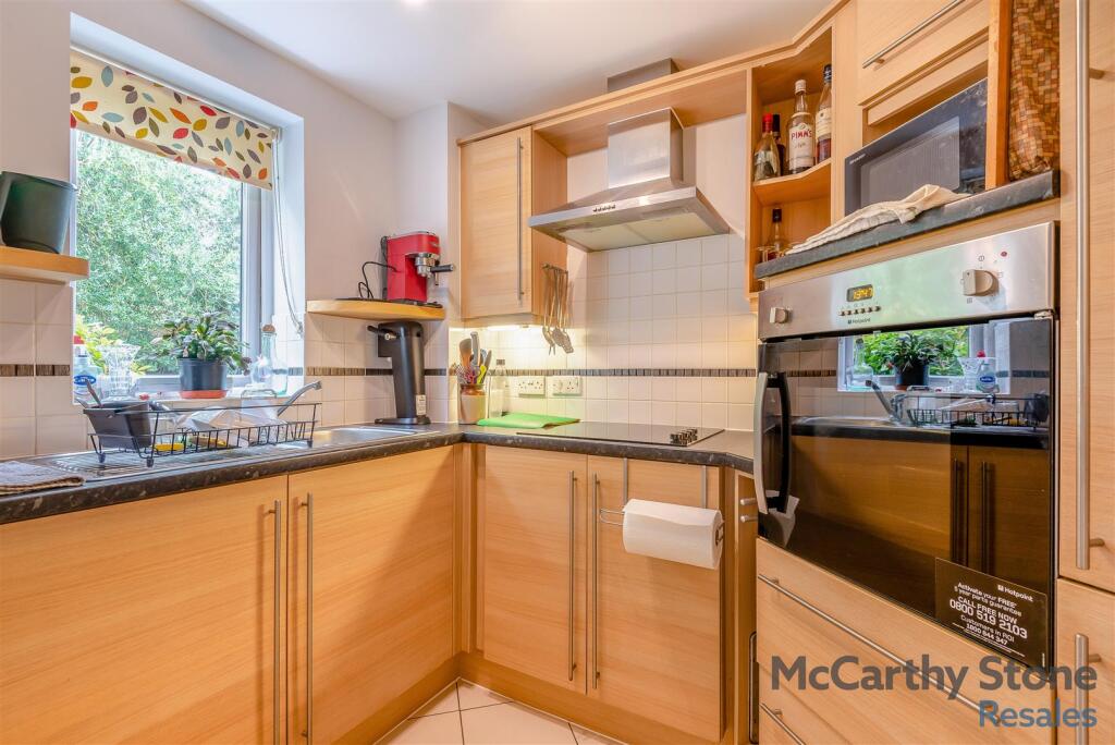 8637037-interior13.jpg