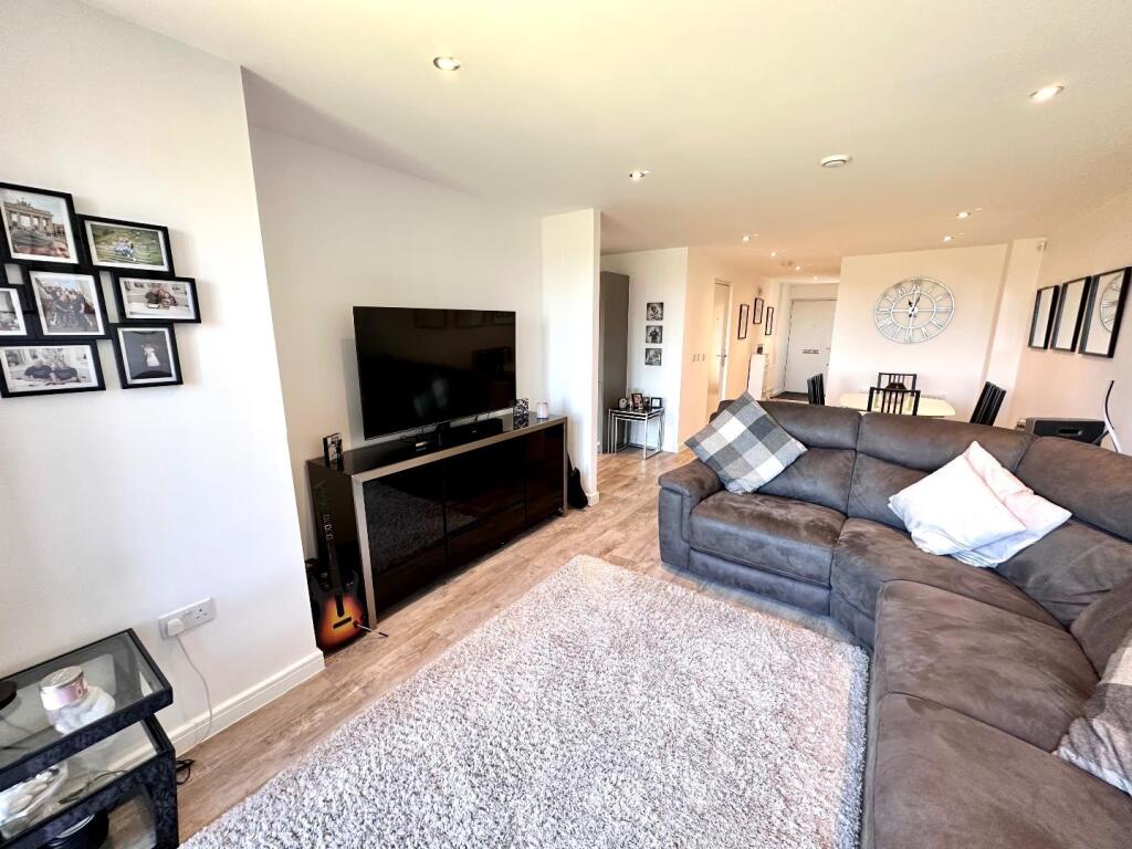 OPEN PLAN LIVING SPACE