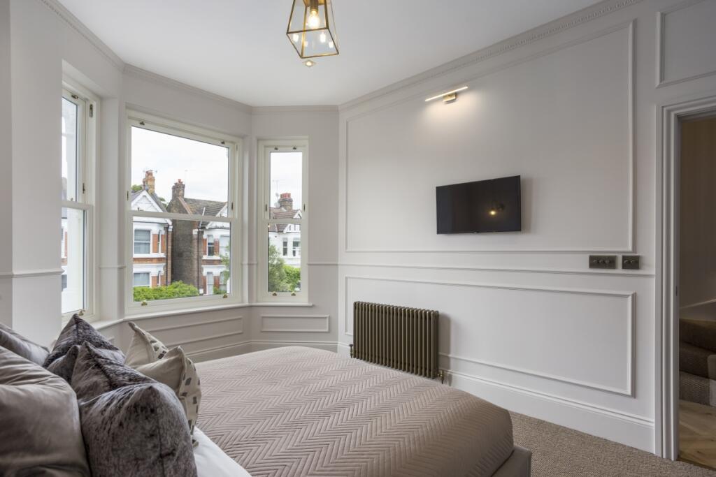 73098_205-Harvist...