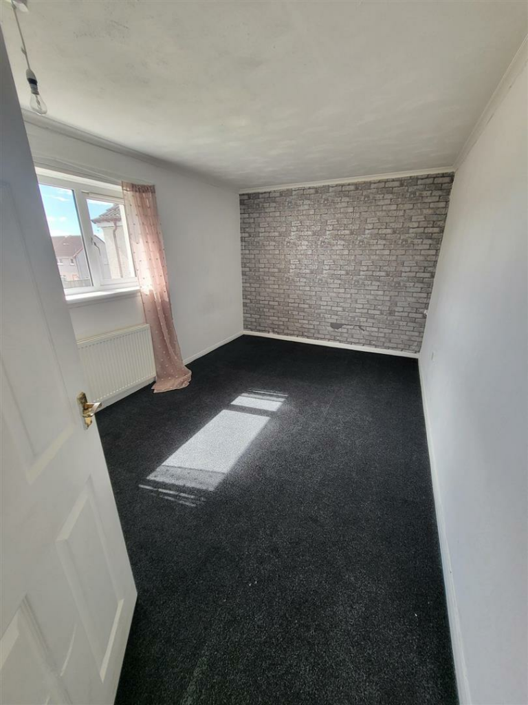 77 Martin Avenue Bedroom1.png