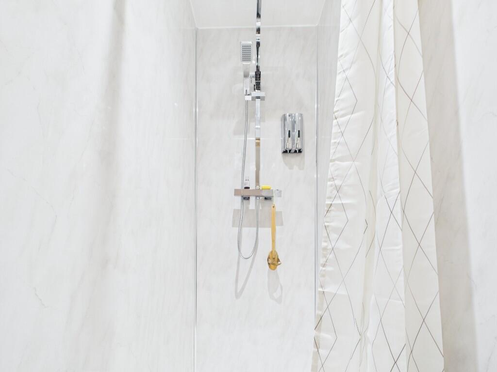 En-Suite Shower