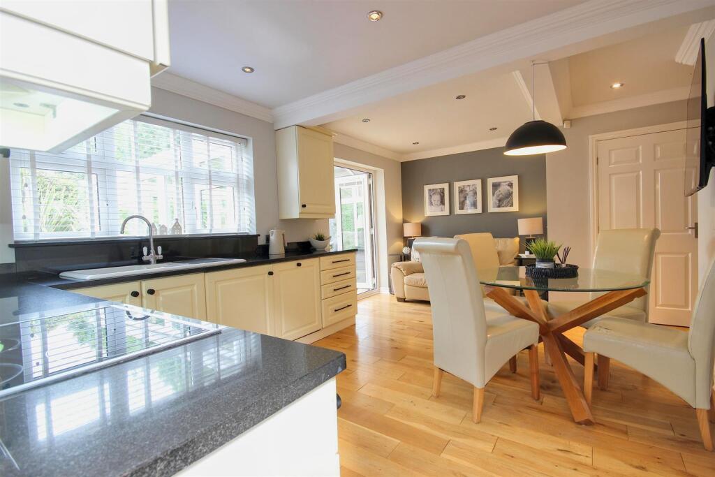 DINING KITCHEN