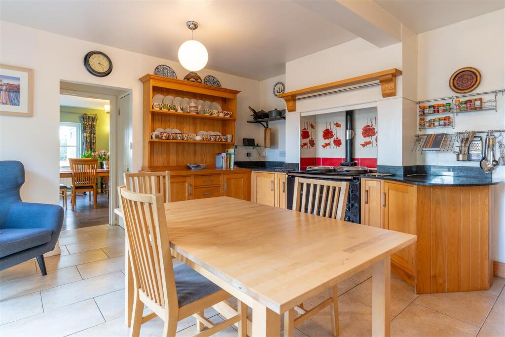Farmhouse Kitchen/ Breakfast Room