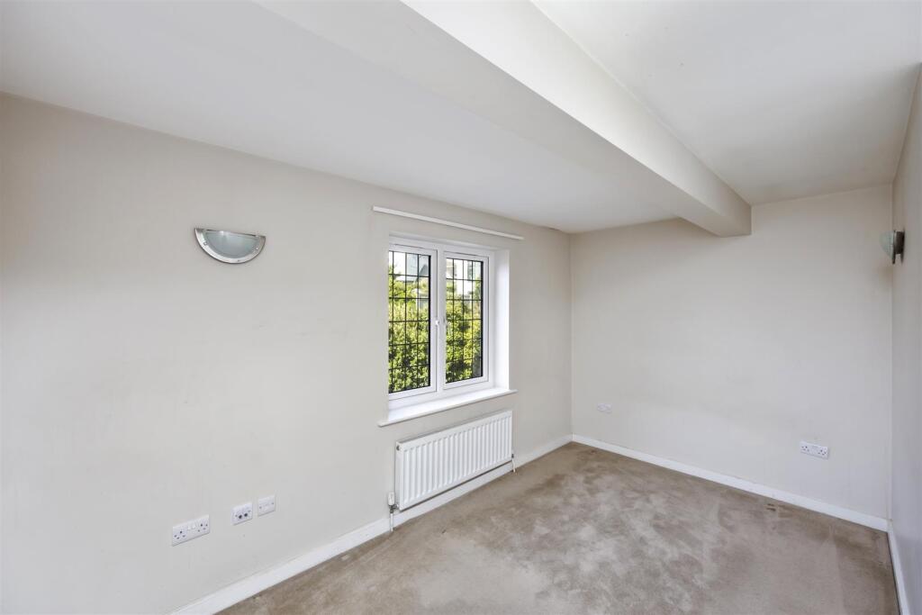 Marine Drive 105, Newick Place H3-003.jpg