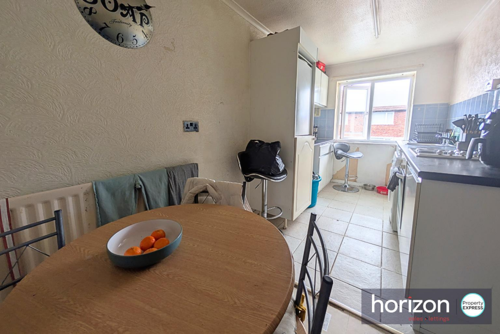 Kitchen/ Dining Area