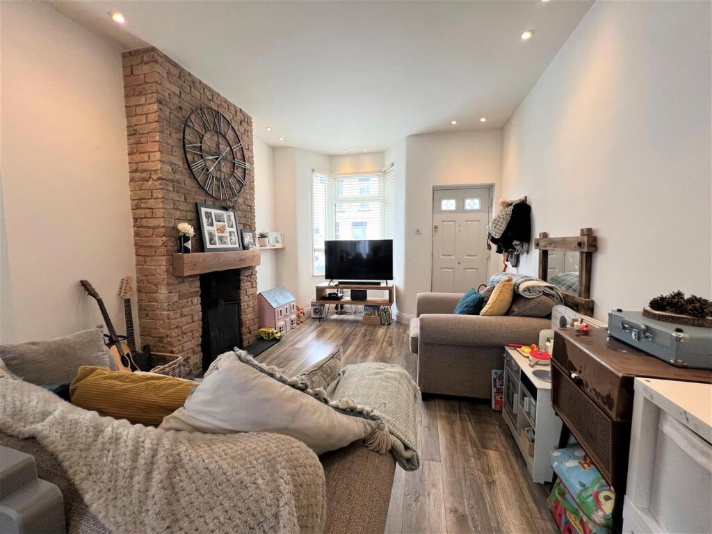 Living Room.jpg