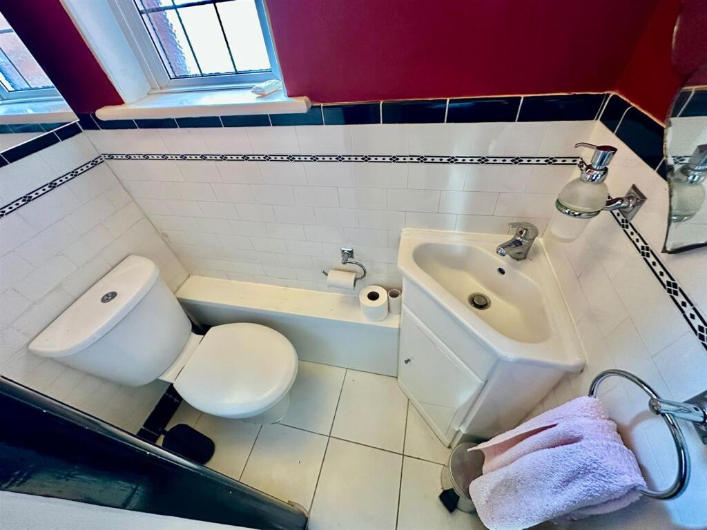 WhatsApp Image 2025-10-06 at 12.02.32_c0542165.jpg