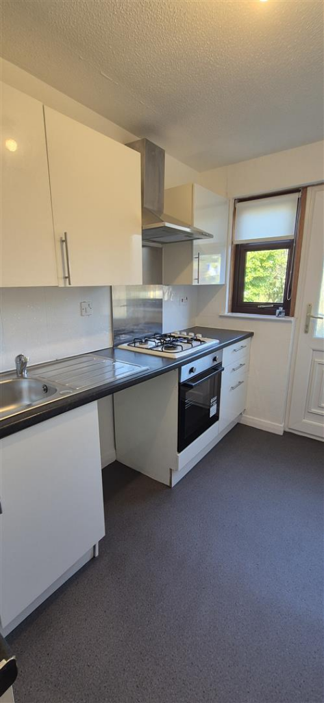 22 WoodcroftAvenue Kitchen1.png