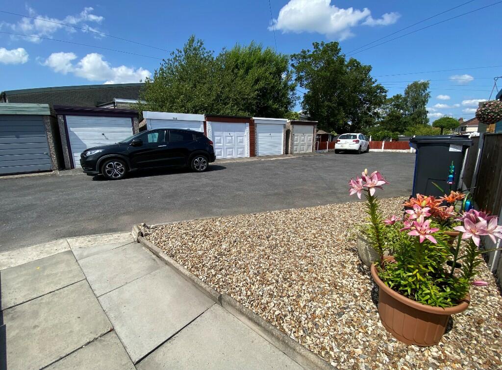 Parking/Garage