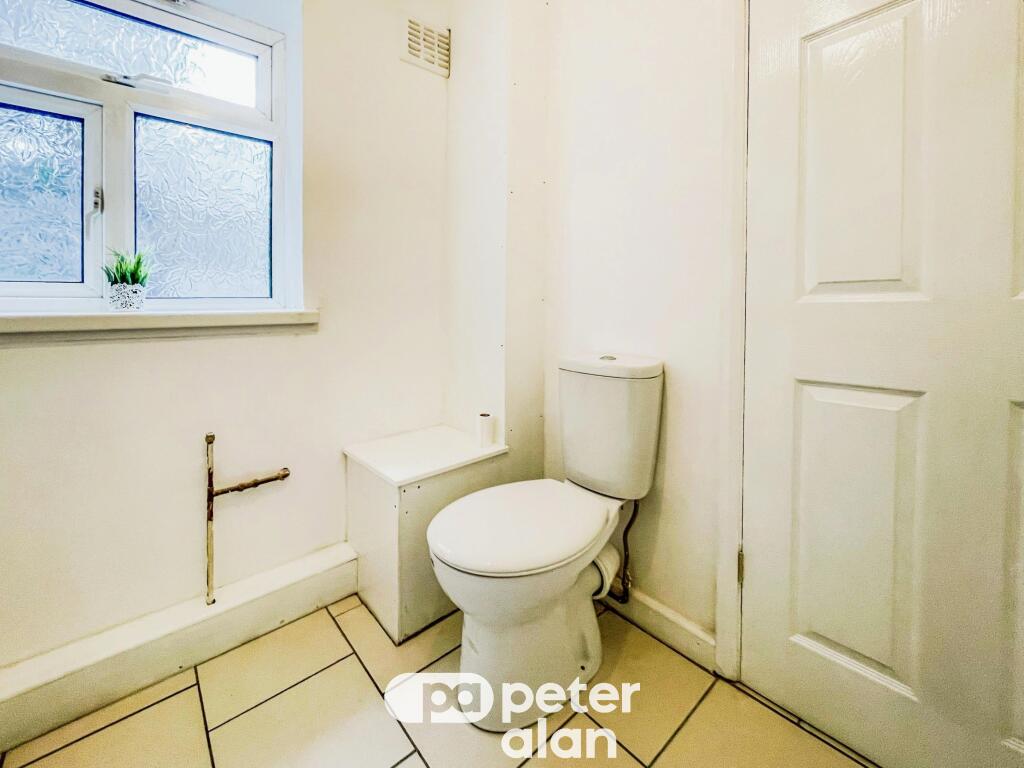 Cloakroom/wc