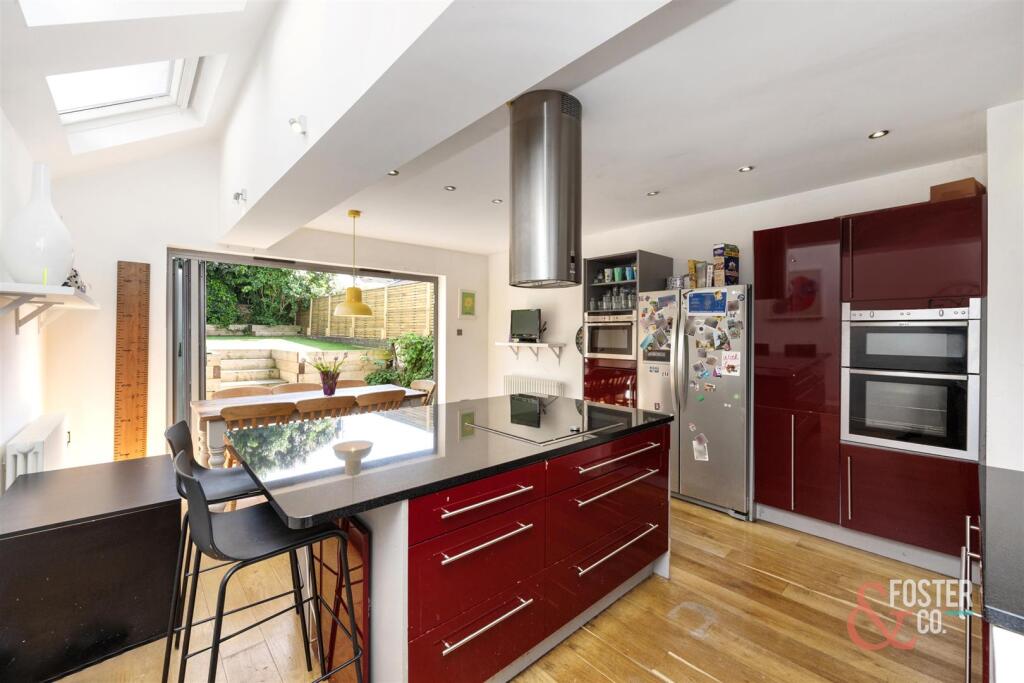Waldegrave Road, 108-013.jpg