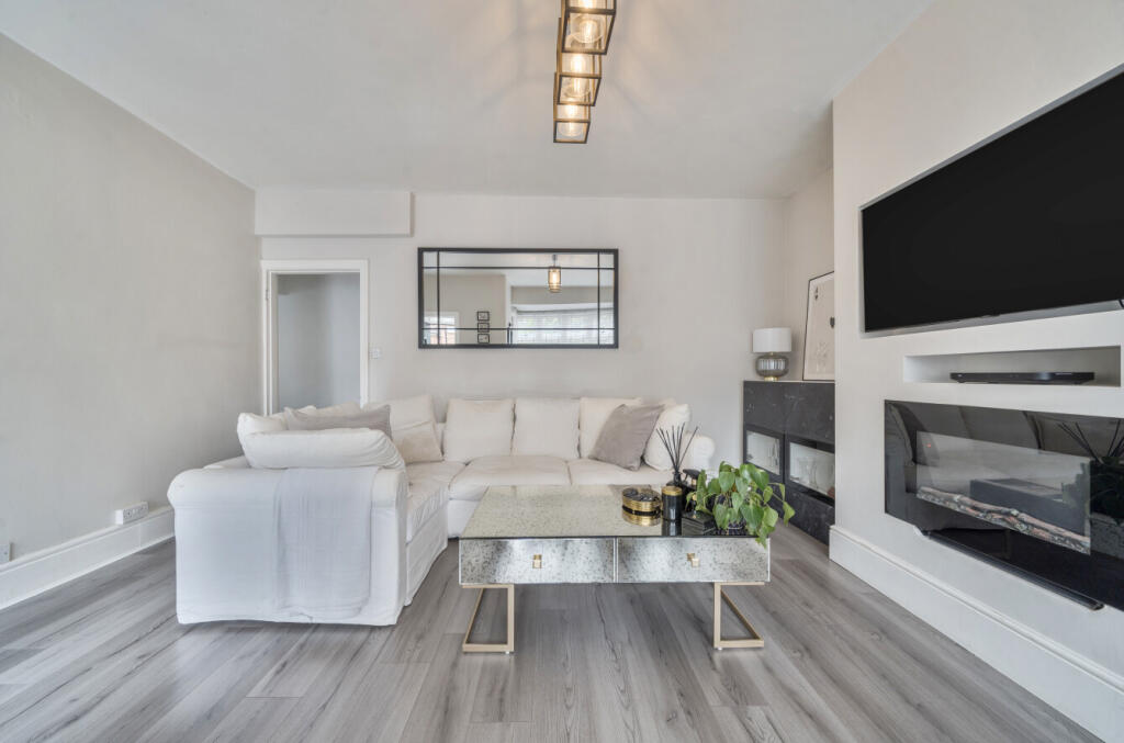 1309838-22-685d13...