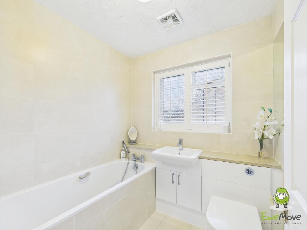 EweMove Estate Agents Basingstoke - Wood Close - F