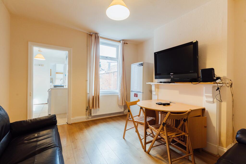 bedford-street,-ln1-1na---4-bed-image-8.jpg