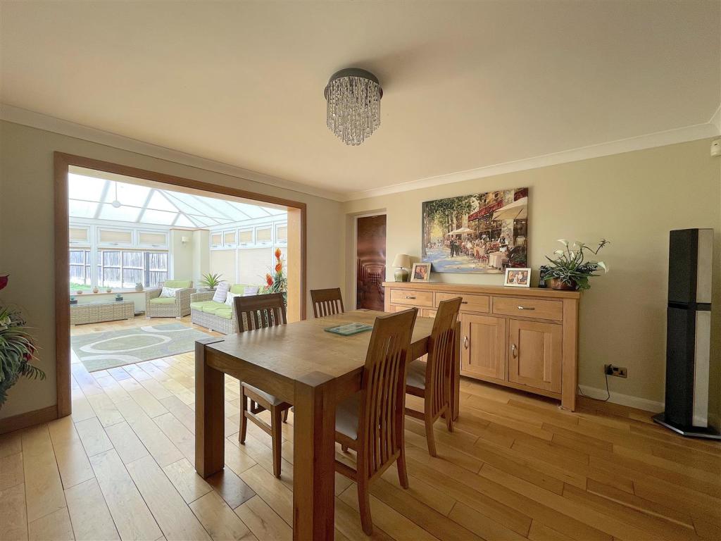 Dining Room (1).jpeg