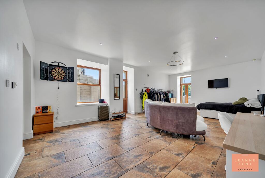 Basement - Self Contained Annex