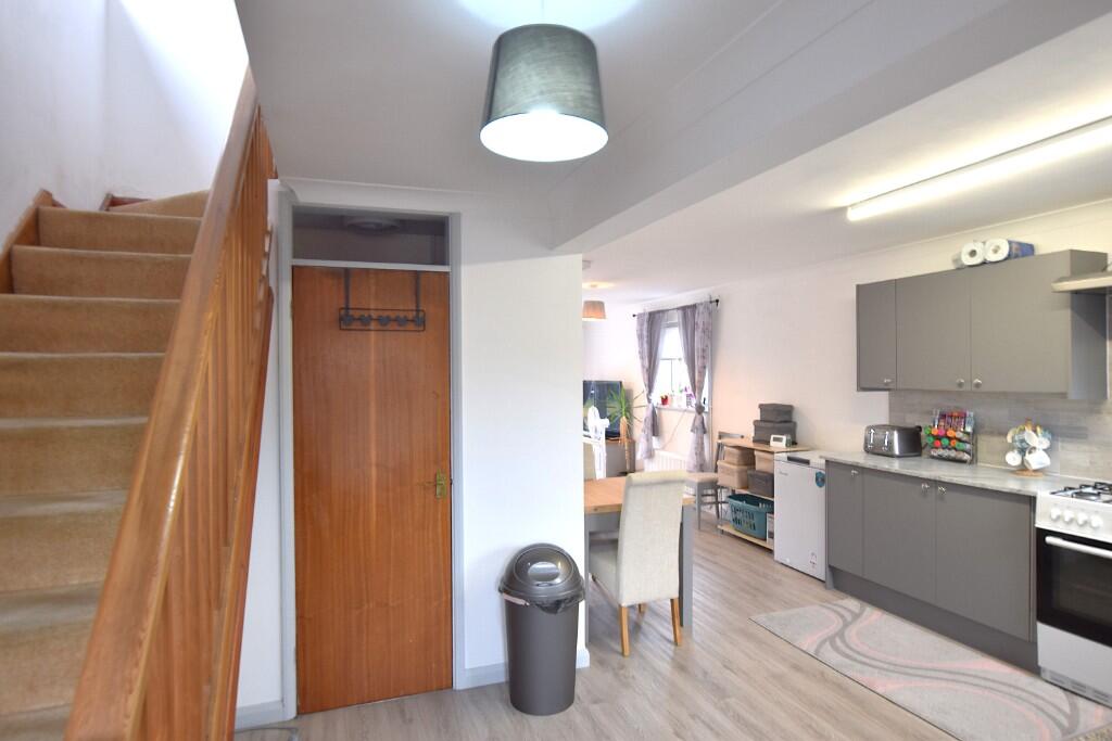 Open-Plan Kitchen/Lo