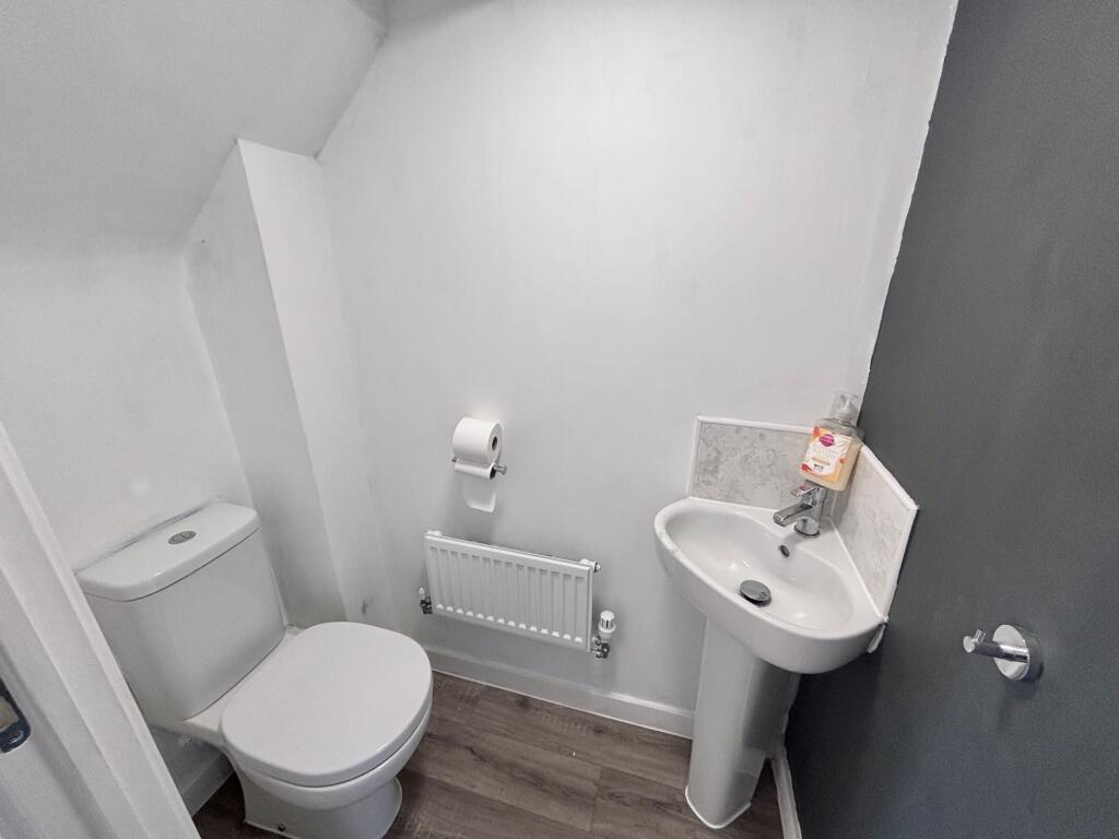 Cloakroom/wc