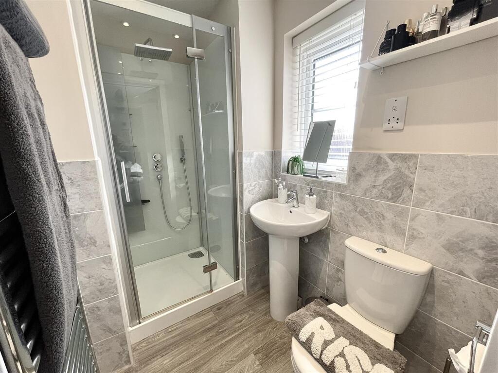 Bedroom 1 En-suite