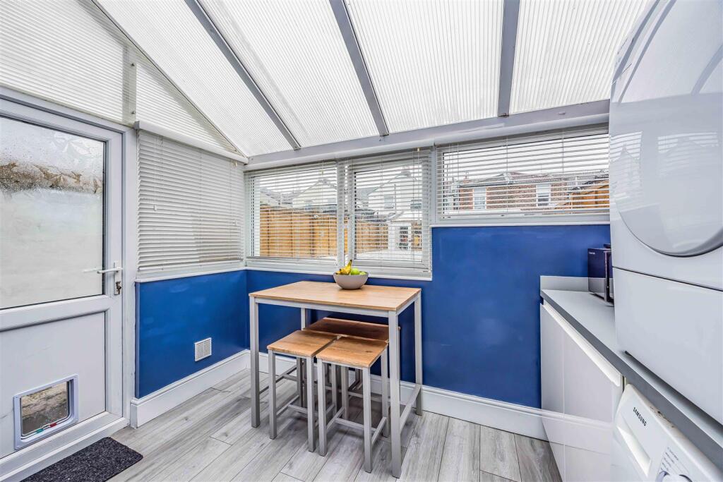 8 Wallington Road, Copnor-Small-PorticoMarketing-S