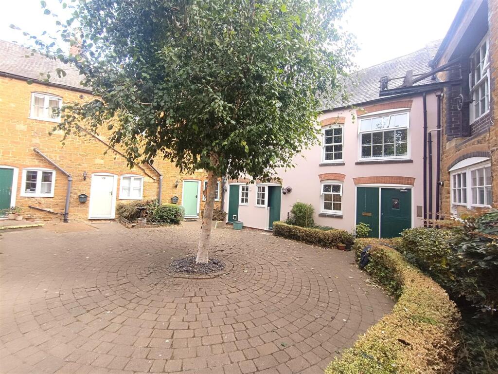 Entrance Courtyard .jpg