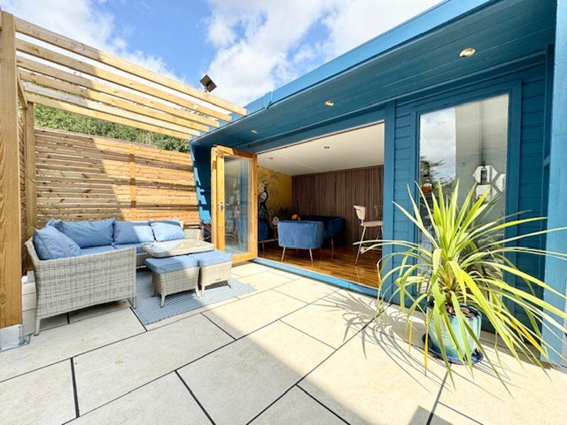 Entertaining area with bi-folds open