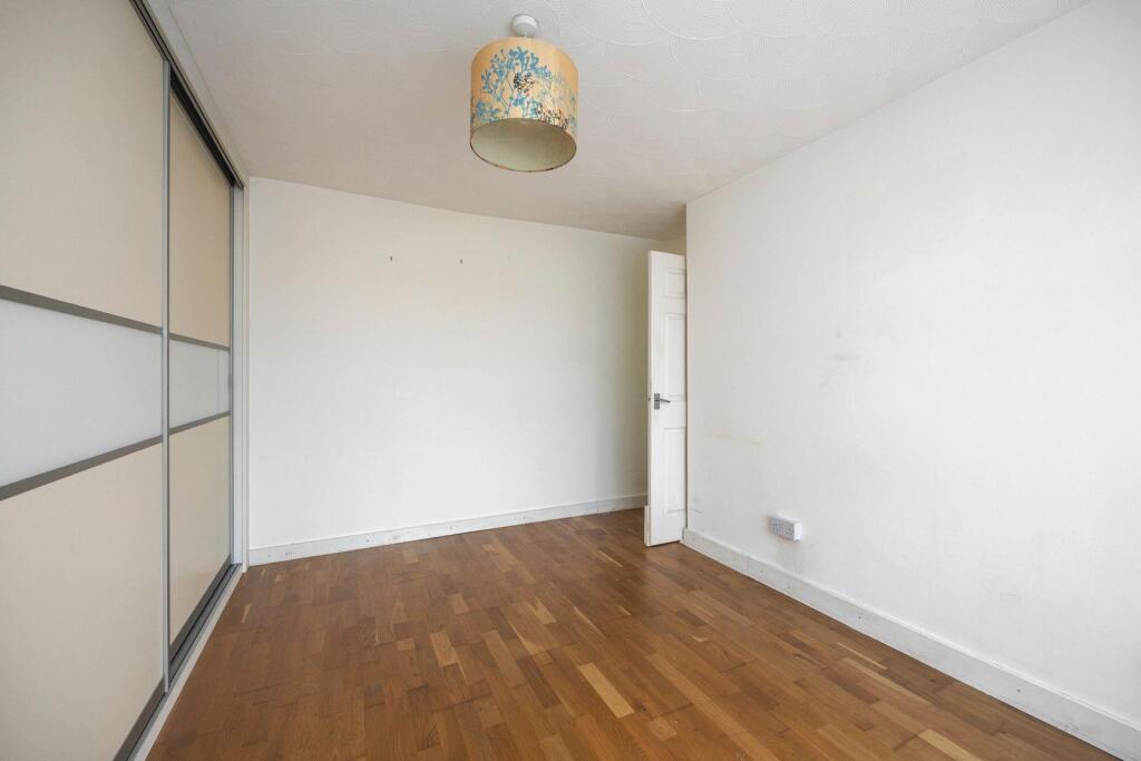 Chichester Close 3 BEDROOM 1.jpeg