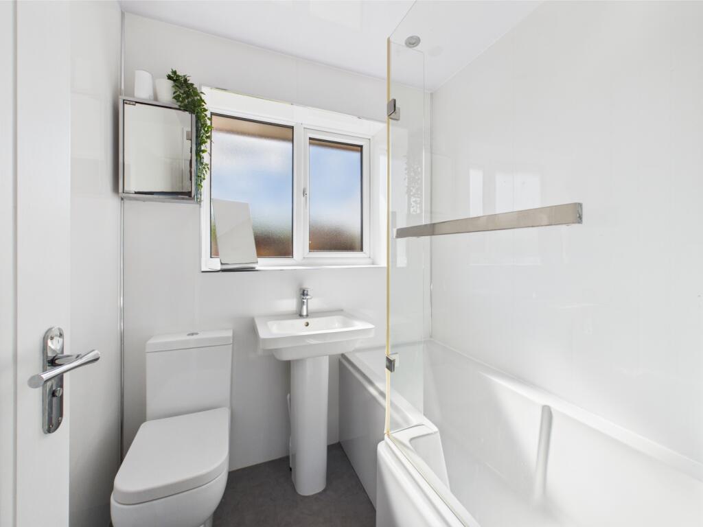 CAM03729G0-PR0032-STILL017