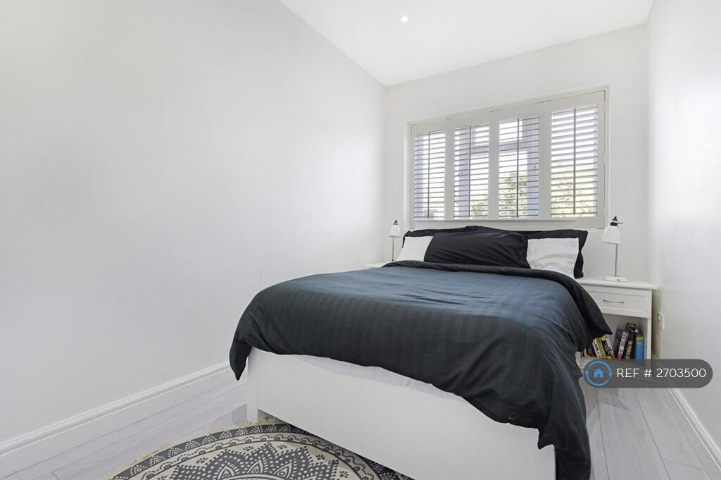 Bedroom 2 Side