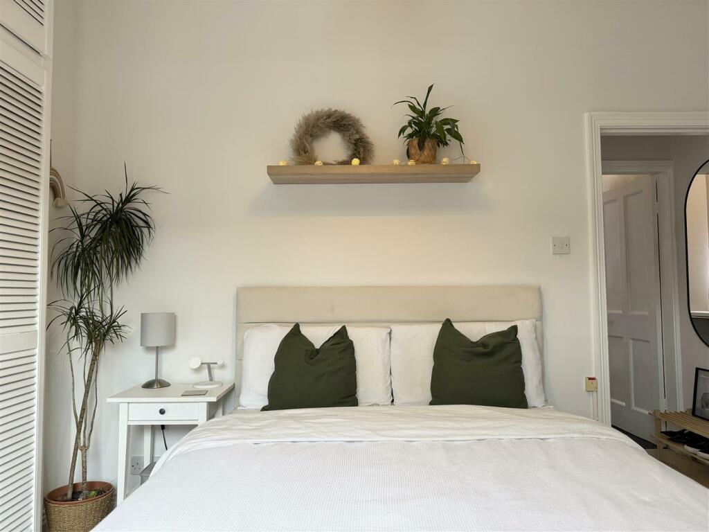 Principal bedroom