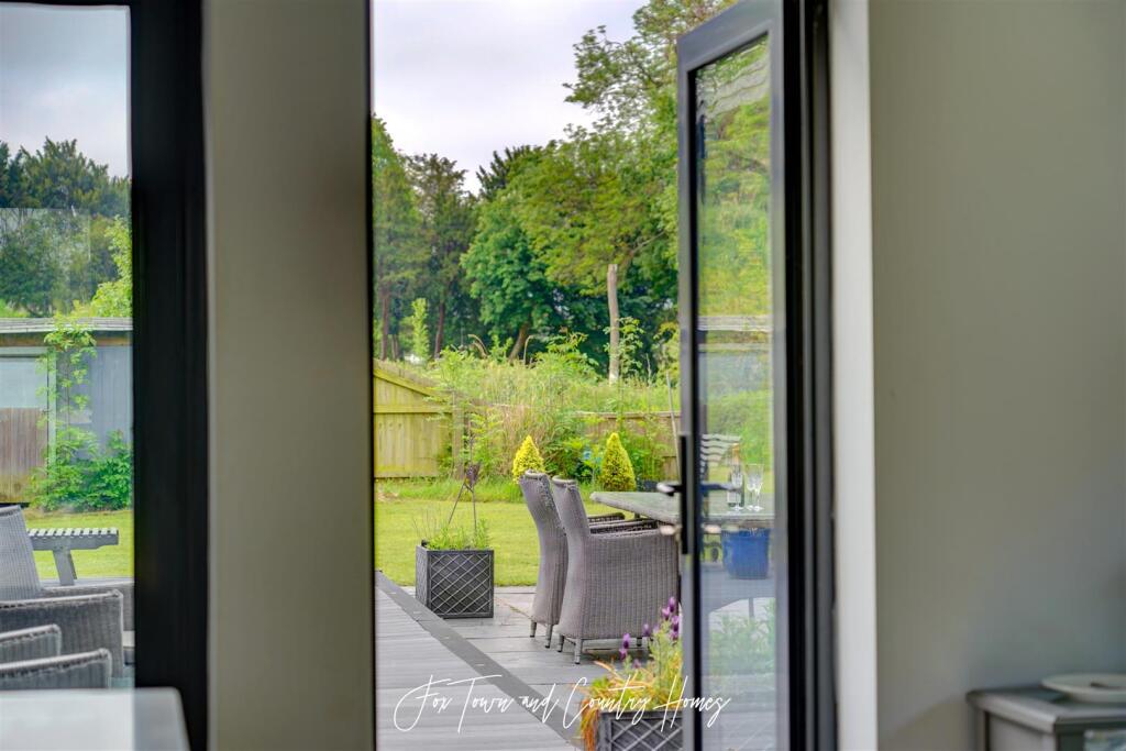 The Lake House (19).jpg