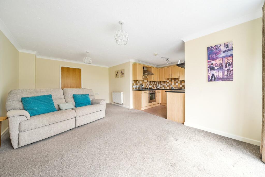 Lounge/Kitchen