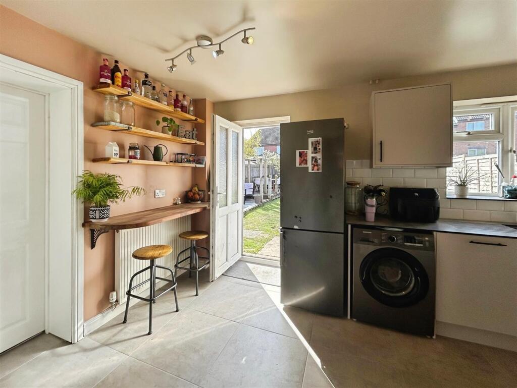 deb65566--4532-BDDF-10F04C0E5E0A-42182-000021FC2E2