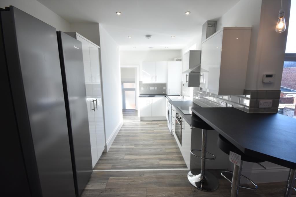 61 Forsyth Road pics04