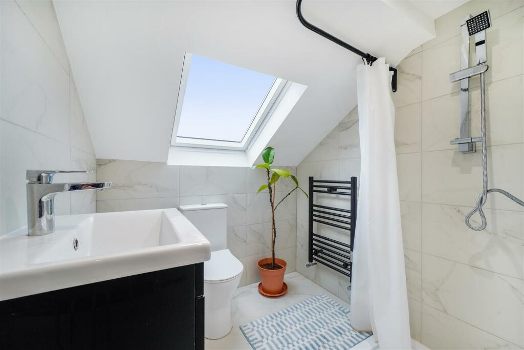En suite bathroom