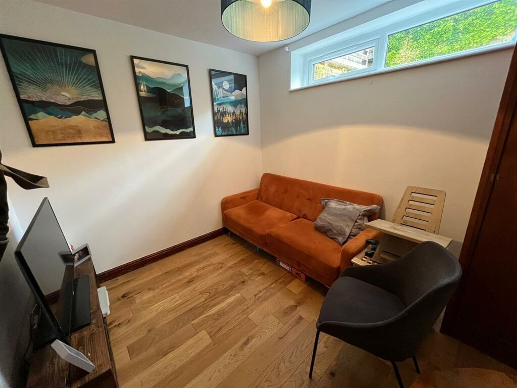 GROUND FLOOR BEDROOM