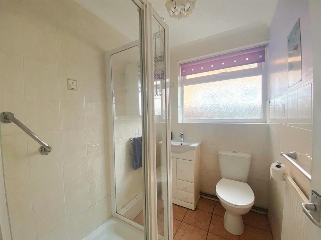 21 Lychgates Close - Shower.jpg