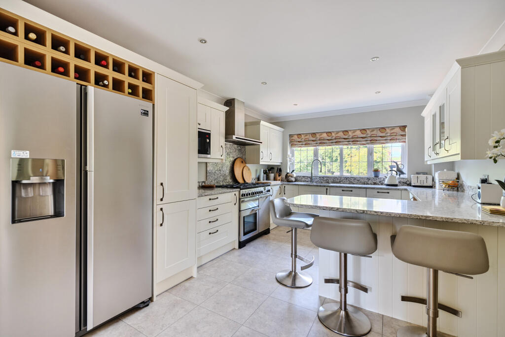 1290281-11-683d87...