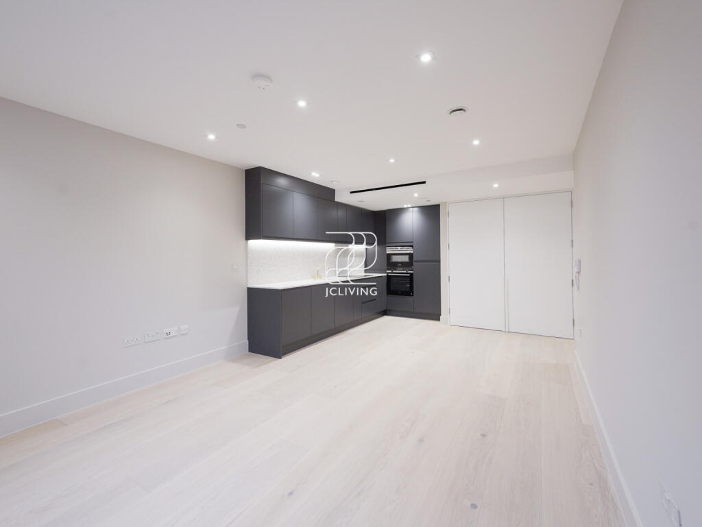 16 Crompton Street, LONDON, W2