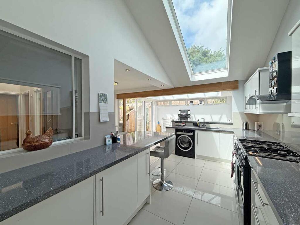 South View Park 6 Kitchen.jpg