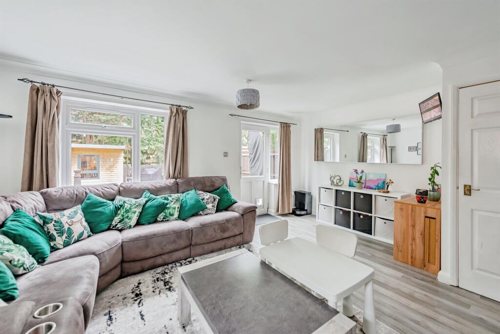 Living &amp; Dining Room