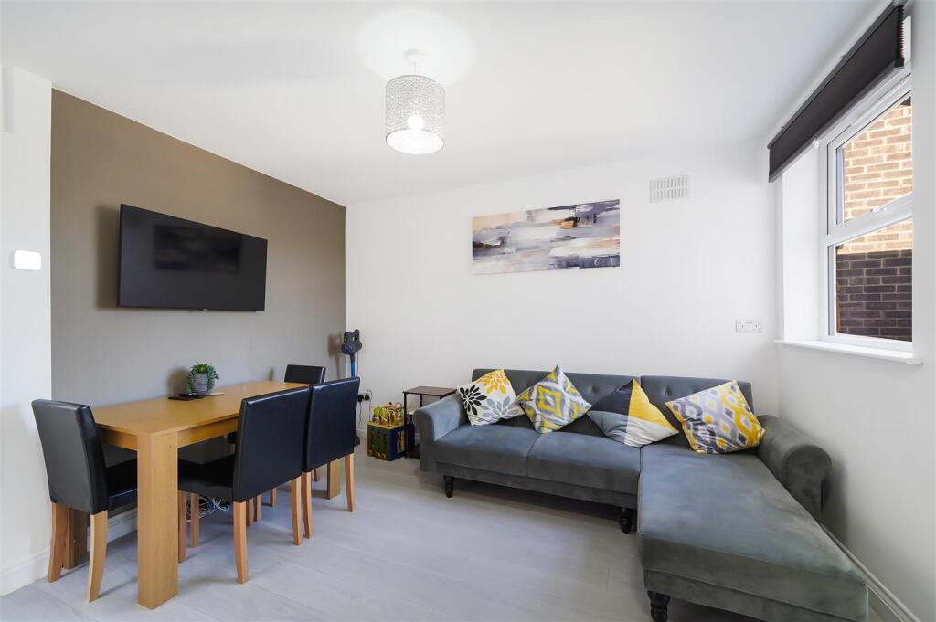 70A Eton Avenue - RrVDhmCoSUYT1DA88Qcb.jpg