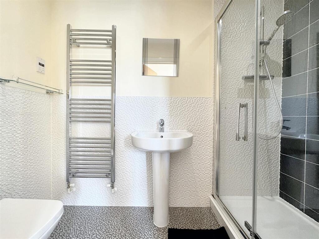 En-suite to Bedroom Two