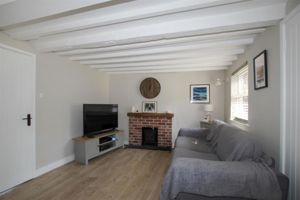 Living Room - c.JPG